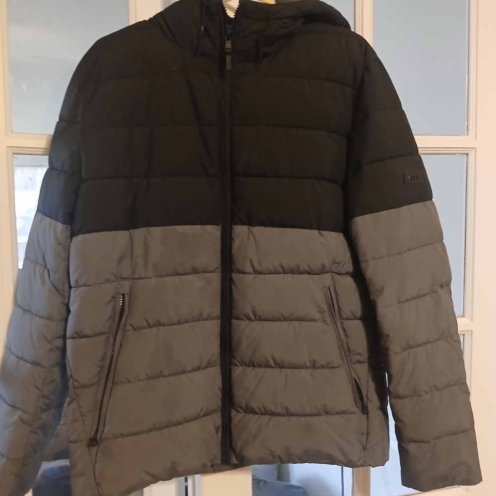 Men's Black and Gray Puffer Jacket